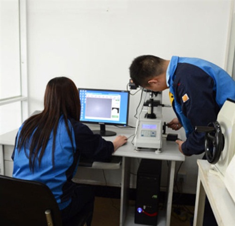 巖棉機(jī)制彩鋼板